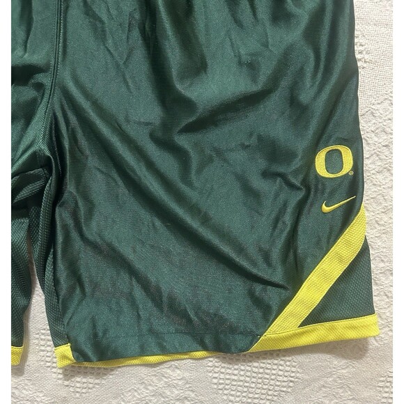 NCAA Oregon Ducks Nike Dri Fit Green Basketball Shorts Size L Drawstring Pockets - Picture 2 of 13